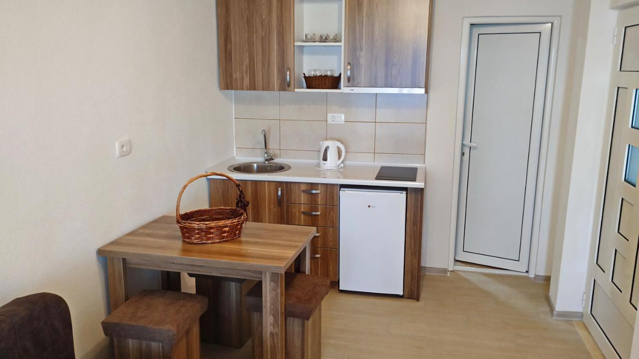 Apartments Abramovic 2 Сутоморе Екстериор снимка