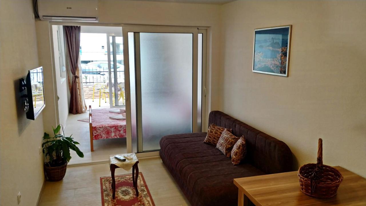 Apartments Abramovic 2 Сутоморе Екстериор снимка